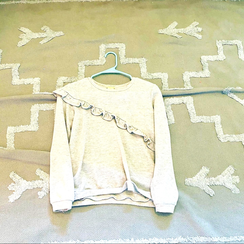 Gray long sleeve with ruffle